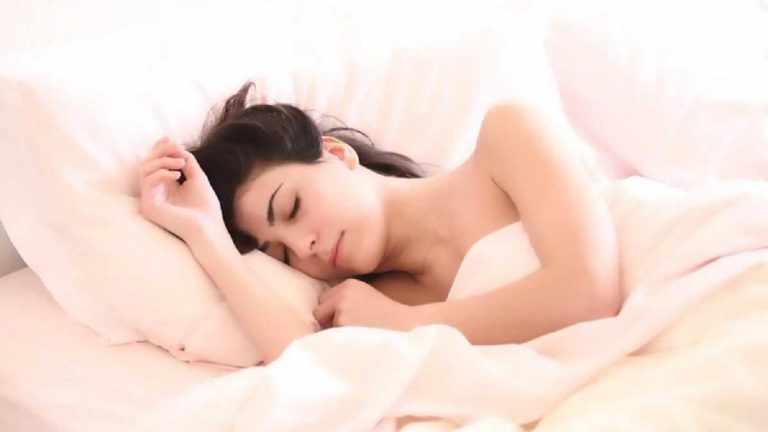 Queste sono le 5 posizioni più pericolose quando si dorme Queste sono le 5 posizioni più pericolose quando si dorme