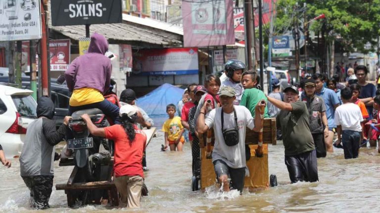 METEO – ALLUVIONE in Colombia, diversi fiumi esondati e case ALLAGATE: situazione critica, ecco i dettagli METEO – ALLUVIONE in Colombia, diversi fiumi esondati e case ALLAGATE: situazione critica, ecco i dettagli