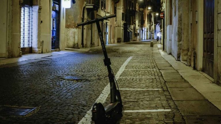 Coronavirus, lotta alle varianti: nuova ipotesi di lockdown totale nei weekend? Ecco tutti i dettagli Coronavirus, lotta alle varianti: nuova ipotesi di lockdown totale nei weekend? Ecco tutti i dettagli