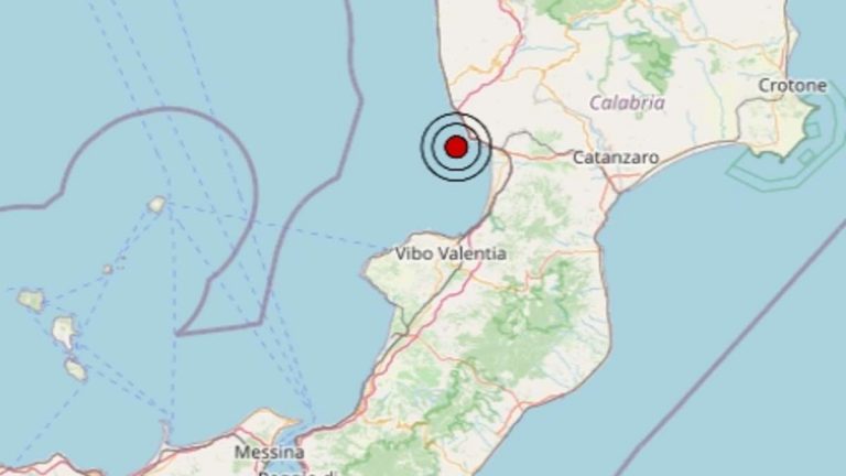 Terremoto in Calabria oggi, sabato 7 novembre 2020, scossa M 2.7 sulla costa calabra sud occidentale | Dati Ingv Terremoto in Calabria oggi, sabato 7 novembre 2020, scossa M 2.7 sulla costa calabra sud occidentale | Dati Ingv