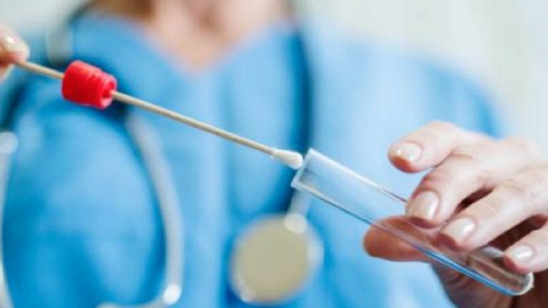 Sintomi simil-influenzali, ecco quali test si possono fare in farmacia per scoprire il virus Sintomi simil-influenzali, ecco quali test si possono fare in farmacia per scoprire il virus