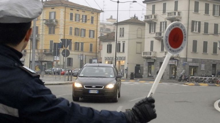 Blocco traffico a Roma, Domenica Ecologica oggi 24 gennaio 2021, fasce orarie, limiti blocco auto – Meteo Blocco traffico a Roma, Domenica Ecologica oggi 24 gennaio 2021, fasce orarie, limiti blocco auto – Meteo