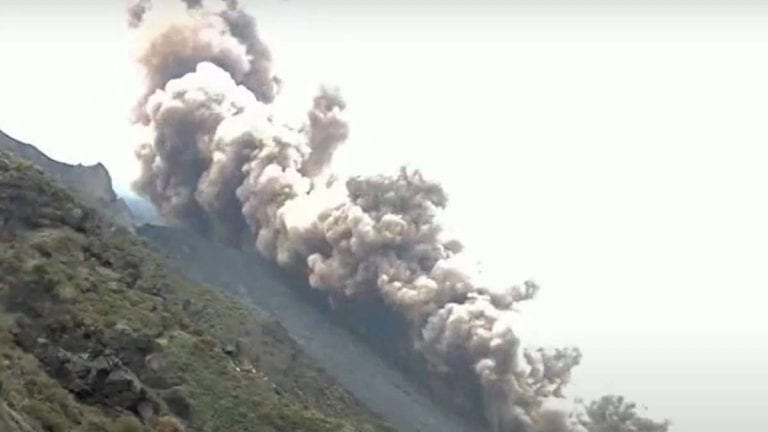 Stromboli, forte esplosione dal cratere e pioggia di cenere sull’isola – VIDEO Stromboli, forte esplosione dal cratere e pioggia di cenere sull’isola – VIDEO