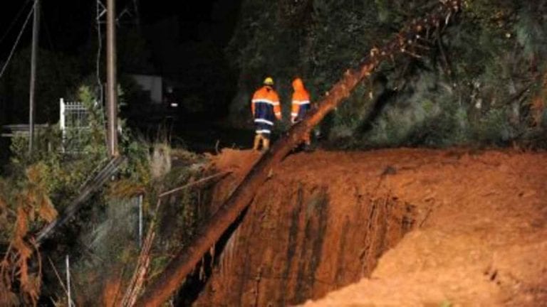 Una miniera d’oro illegale travolta dalla violenta frana in Ecuador: ci sono morti e feriti, tra cui un bambino Una miniera d’oro illegale travolta dalla violenta frana in Ecuador: ci sono morti e feriti, tra cui un bambino