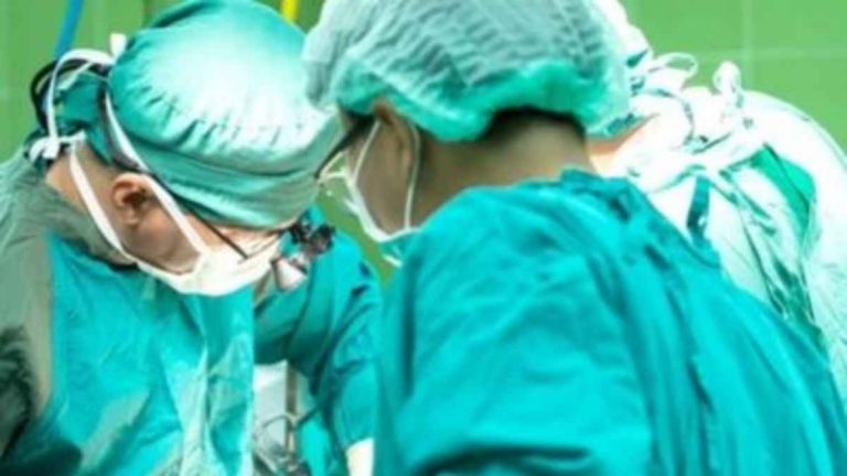 Coronavirus, sistema ospedaliero sotto pressione: ecco chi rischia la zona rossa Coronavirus, sistema ospedaliero sotto pressione: ecco chi rischia la zona rossa