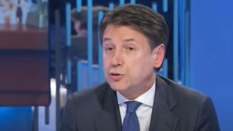 Covid-19, quando riapre la scuola? Il piano di Conte per la riapertura: spunta una data Covid-19, quando riapre la scuola? Il piano di Conte per la riapertura: spunta una data