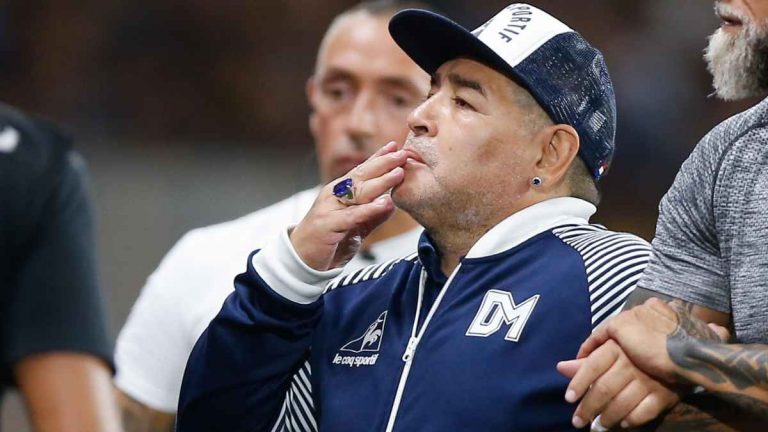 É morto Diego Armando Maradona: l’ex fuoriclasse argentino aveva 60 anni É morto Diego Armando Maradona: l’ex fuoriclasse argentino aveva 60 anni