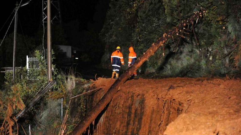 METEO – Violenti PIOGGE e NUBIFRAGI si sono abbattuti sull’Uganda: FRANA uccide 3 persone e ne ferisce 5 METEO – Violenti PIOGGE e NUBIFRAGI si sono abbattuti sull’Uganda: FRANA uccide 3 persone e ne ferisce 5