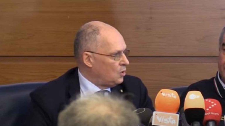 Coronavirus, Ricciardi: “Non riusciamo a curare i pazienti, l’esercito di operatori sanitari è in decimazione” Coronavirus, Ricciardi: “Non riusciamo a curare i pazienti, l’esercito di operatori sanitari è in decimazione”