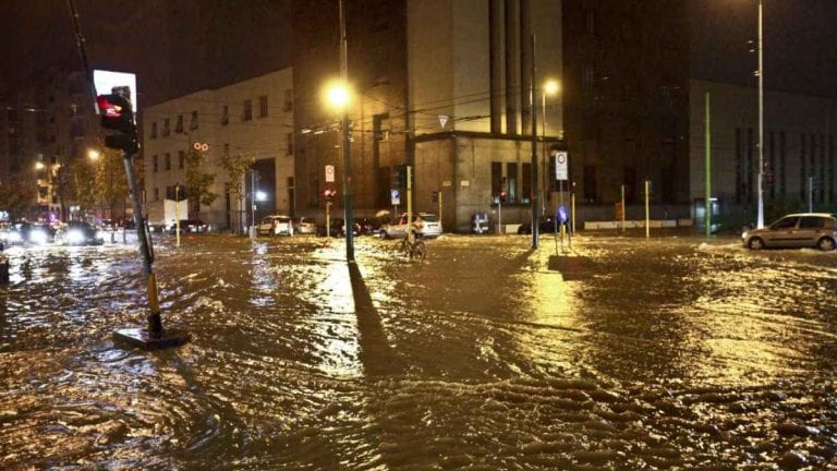 METEO – Forte MALTEMPO colpisce la Sicilia con VENTI BURRASCOSI: DANNI ingenti, i dettagli METEO – Forte MALTEMPO colpisce la Sicilia con VENTI BURRASCOSI: DANNI ingenti, i dettagli