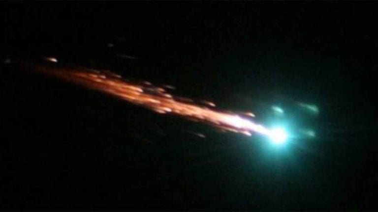 Enorme meteorite illumina il cielo: il video della palla di fuoco avvistata in Australia