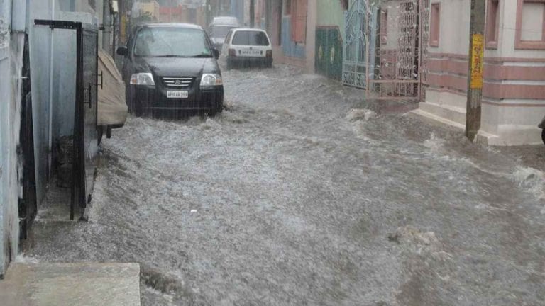 METEO – Maltempo, violentissimo NUBIFRAGIO si abbatte sul Gargano: strade ALLAGATE, fango e frazioni isolate. Situazione critica METEO – Maltempo, violentissimo NUBIFRAGIO si abbatte sul Gargano: strade ALLAGATE, fango e frazioni isolate. Situazione critica
