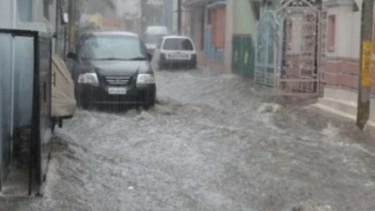 Allerta meteo in Liguria, diversi interventi per allagamenti, forti piogge a Genova: la situazione Allerta meteo in Liguria, diversi interventi per allagamenti, forti piogge a Genova: la situazione