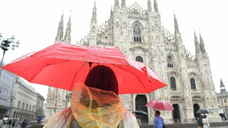 Meteo Milano – Piogge persistenti tra oggi ed inizio settimana con neve sulle Alpi