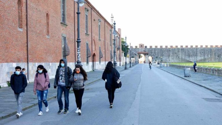 Quattro regioni torneranno in zona gialla da domenica: ecco quali sono Quattro regioni torneranno in zona gialla da domenica: ecco quali sono