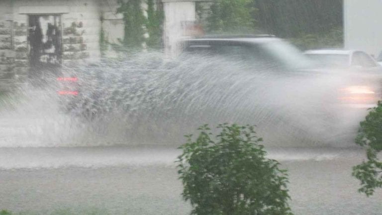 METEO – Forti PIOGGE e TEMPORALI colpiscono la Campania: crolla un muro a Castellammare di Stabia, chiusa la strada METEO – Forti PIOGGE e TEMPORALI colpiscono la Campania: crolla un muro a Castellammare di Stabia, chiusa la strada