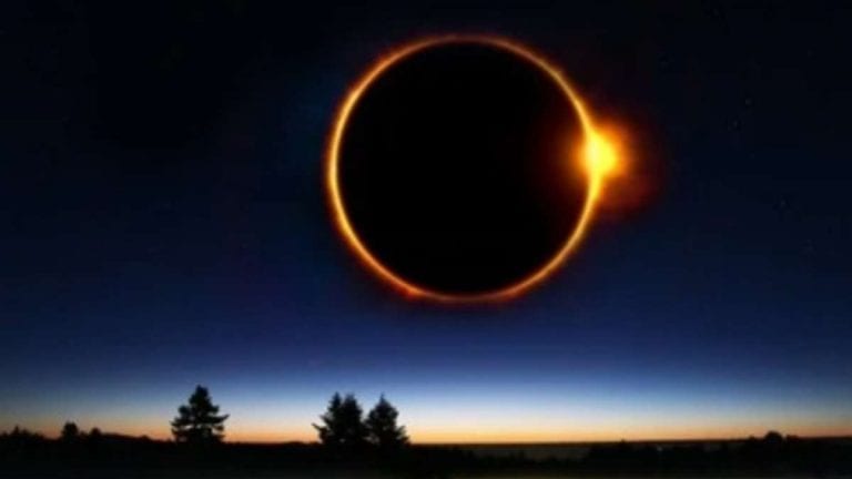 Eclissi totale di Sole oggi 14 dicembre 2020, ecco come e dove vederla nel mondo: info e orari Eclissi totale di Sole oggi 14 dicembre 2020, ecco come e dove vederla nel mondo: info e orari