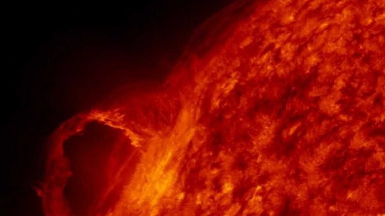 Il telescopio solare Inouye scatta l’immagine più dettagliata mai vista di una macchia solare Il telescopio solare Inouye scatta l’immagine più dettagliata mai vista di una macchia solare