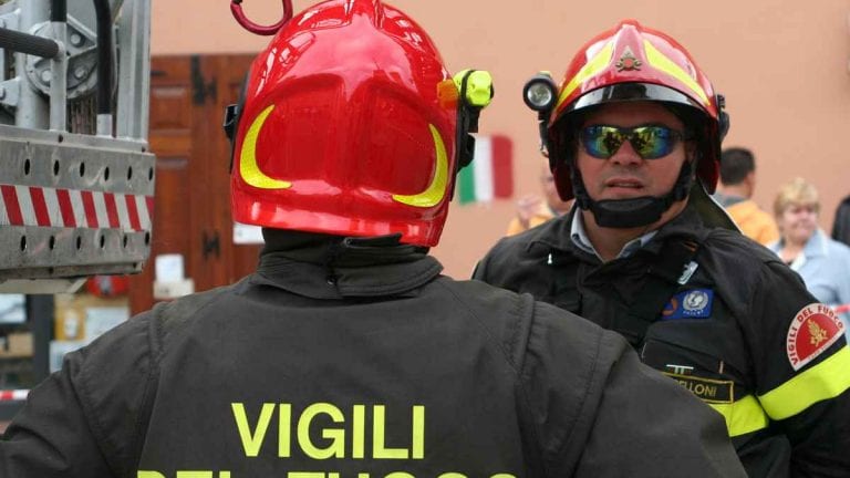 Esplosione in una palazzo a Milano: donna ferita, evacuato l’intero edificio. Ecco cosa è successo Esplosione in una palazzo a Milano: donna ferita, evacuato l’intero edificio. Ecco cosa è successo