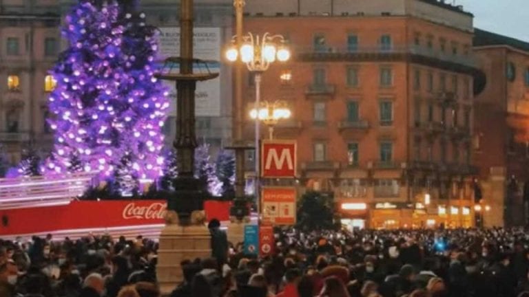 Coronavirus, Dpcm Natale: Italia zona rossa? Ecco cosa cambierà Coronavirus, Dpcm Natale: Italia zona rossa? Ecco cosa cambierà