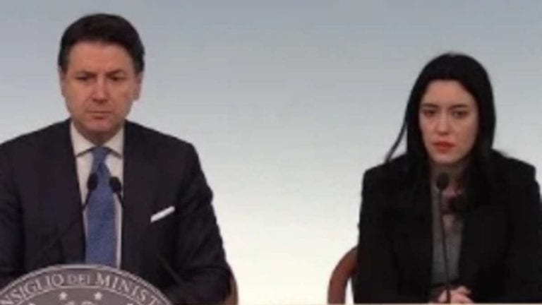 Riapertura scuole, Conte annuncia: “In arrivo novità sui trasporti”, le parole del premier Riapertura scuole, Conte annuncia: “In arrivo novità sui trasporti”, le parole del premier