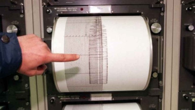 Terremoto, sequenza sismica in corso in provincia di Reggio Calabria: i dati ufficiali INGV Terremoto, sequenza sismica in corso in provincia di Reggio Calabria: i dati ufficiali INGV