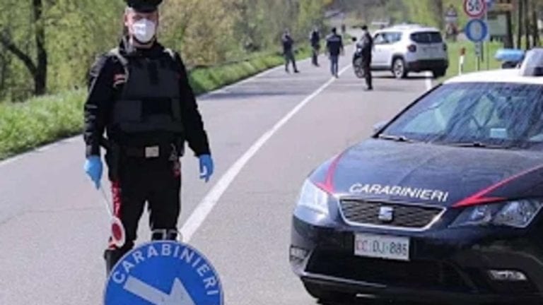 Covid-19, a partire da oggi 21 dicembre e fino al 6 gennaio scatta il divieto di spostamenti dalla Lombardia. Ecco tutti i dettagli Covid-19, a partire da oggi 21 dicembre e fino al 6 gennaio scatta il divieto di spostamenti dalla Lombardia. Ecco tutti i dettagli