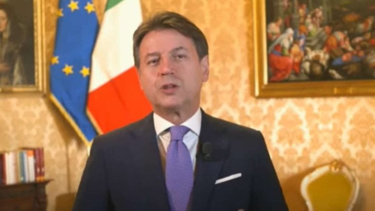 Covid-19 e decreto Natale, le regole da seguire e le deroghe concesse durante le festività. Ecco tutti i dettagli Covid-19 e decreto Natale, le regole da seguire e le deroghe concesse durante le festività. Ecco tutti i dettagli