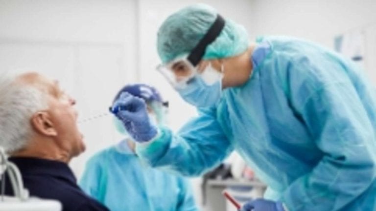Covid, crollano i contagi negli Usa: in aprile il virus potrebbe sparire del tutto Covid, crollano i contagi negli Usa: in aprile il virus potrebbe sparire del tutto