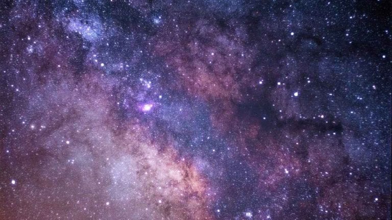 Scoperto un enorme superammasso di galassie con trilioni di masse solari Scoperto un enorme superammasso di galassie con trilioni di masse solari