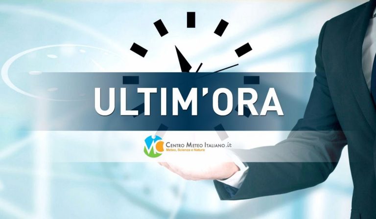 Tragedia a Napoli, morti 3 operai precipitati dal sesto piano: “È crollata…” Tragedia a Napoli, morti 3 operai precipitati dal sesto piano: “È crollata…”