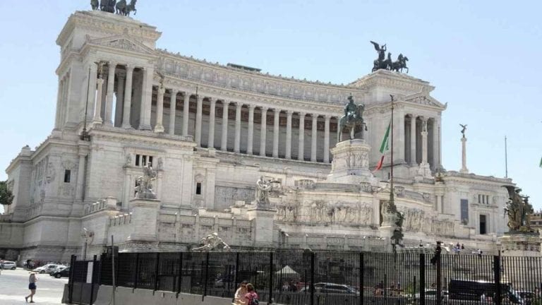 METEO ROMA – Bel tempo sul Lazio con tanto SOLE anche sulla capitale, ma FREDDO al primo mattino; le previsioni