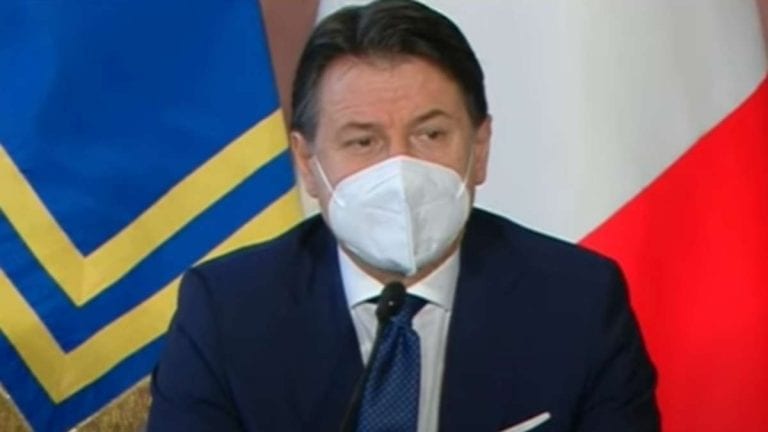 Coronavirus, nuovo Dpcm in arrivo: no agli spostamenti tra regioni, confermato il coprifuoco. Ecco tutti i dettagli