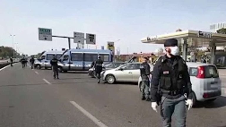 Coronavirus Campania, troppi contagi, il sindaco decide il mini lockdown a Presenzano: scuole e chiese chiuse, stop agli spostamenti Coronavirus Campania, troppi contagi, il sindaco decide il mini lockdown a Presenzano: scuole e chiese chiuse, stop agli spostamenti