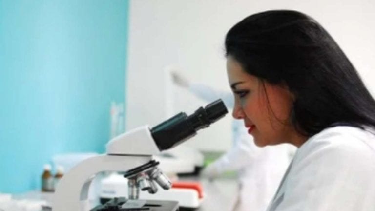 Il processo di invecchiamento può essere invertito: ecco cosa dicono gli scienziati sulla base di recenti ricerche