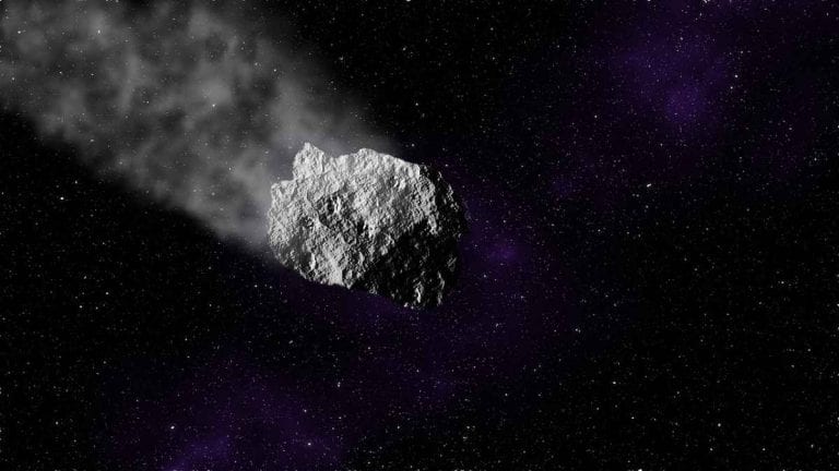 Asteroide classificato ad alto rischio di impatto con la Terra dagli osservatori: si chiama 2022 AE1