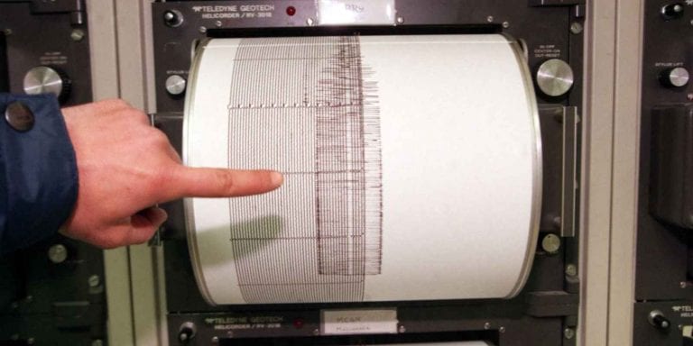 Violento terremoto di magnitudo 6.5 provoca decine di feriti nelle Filippine: un ospedale danneggiato Violento terremoto di magnitudo 6.5 provoca decine di feriti nelle Filippine: un ospedale danneggiato