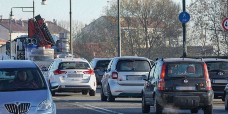 Blocco traffico Roma oggi, domenica ecologica 14 febbraio 2021: info, orari e deroghe stop auto | Meteo