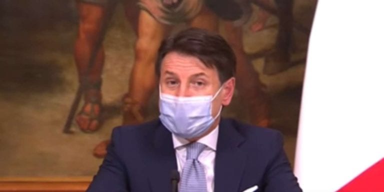 L’ex premier Conte scettico sull’obbligo vaccinale: “Aspettiamo e puntiamo sul Green Pass”
