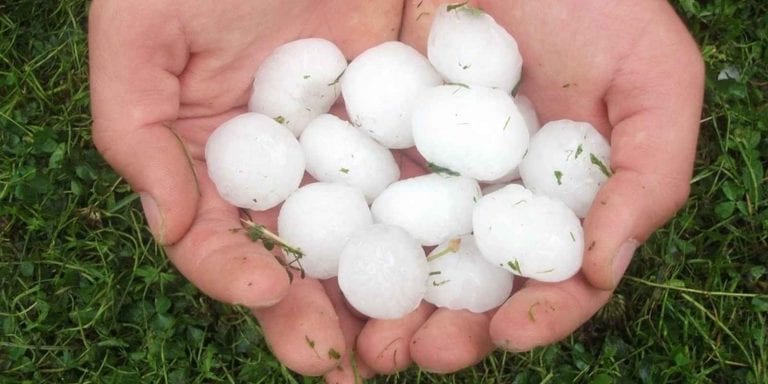 METEO – Maltempo all’attacco dell’Italia: GRANDINATA colpisce la città di Salerno. Ecco tutti i dettagli