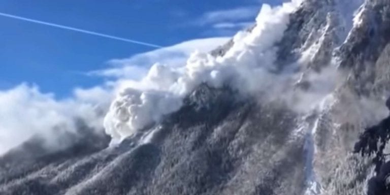 Grossa valanga nel nord Italia provoca danni e disagi. Ecco cos’è successo Grossa valanga nel nord Italia provoca danni e disagi. Ecco cos’è successo