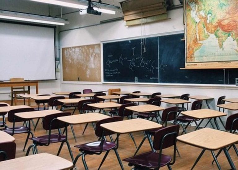 Coronavirus, scuole chiuse per una settimana e screening sugli studenti, nuovo focolaio ad Agrate Brianza