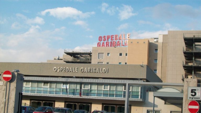 Coronavirus Catania, focolaio presso l’Ospedale Garibaldi Nesima: isolati 14 contagiati Coronavirus Catania, focolaio presso l’Ospedale Garibaldi Nesima: isolati 14 contagiati
