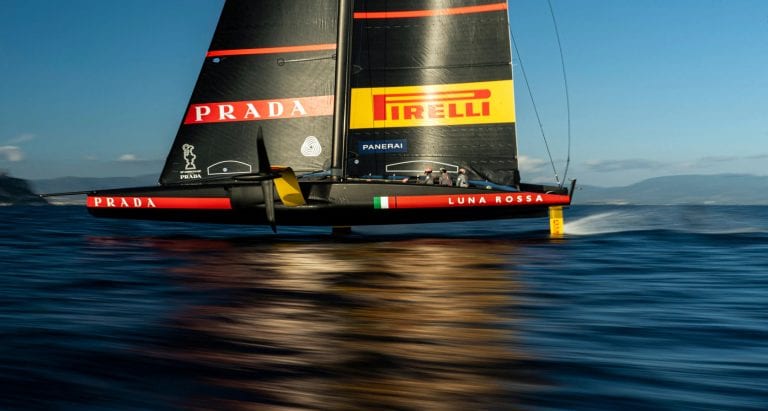 America’s Cup 2021, finale Luna Rossa-Team New Zealand: Auckland in lockdown, gara rinviata. Cosa sta succedendo?