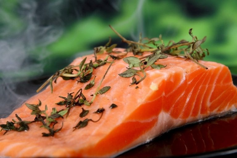 Allerta alimentare, lotti di salmone affumicato di una nota marca ritirato dagli scaffali per listeria