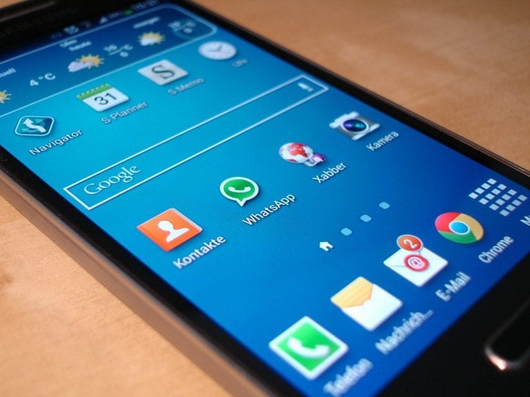 Galaxy A72, Samsung lancia un nuovo smartphone: caratteristiche e prezzo