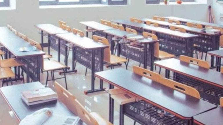 Coronavirus, le varianti preoccupano le regioni: rischio chiusura delle scuole in tutta Italia? Ecco i dettagli Coronavirus, le varianti preoccupano le regioni: rischio chiusura delle scuole in tutta Italia? Ecco i dettagli