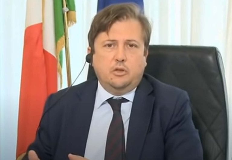 Coronavirus, Sileri: “Lockdown non necessario ma guerra al virus. Alcune regioni…” Coronavirus, Sileri: “Lockdown non necessario ma guerra al virus. Alcune regioni…”