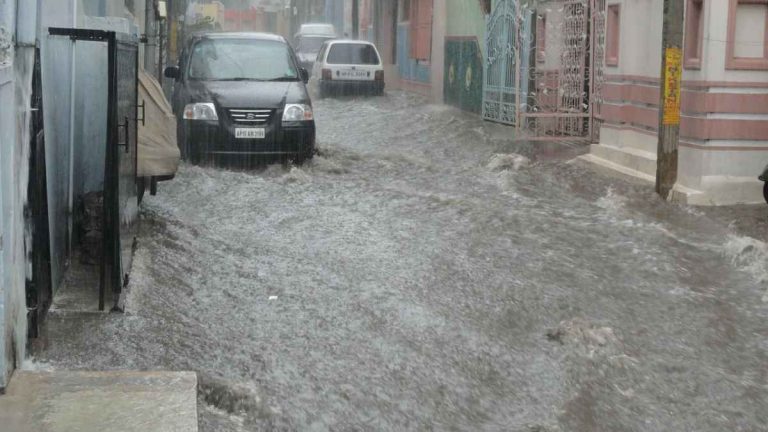 METEO – Maltempo, NUBIFRAGI causano danni e ALLAGAMENTI in Romagna: situazione difficile tra Imola e Forli, gran lavoro dei Vigili del Fuoco