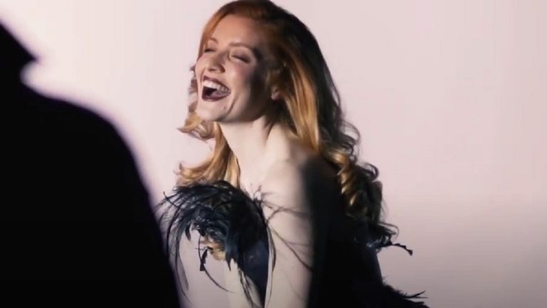 Dieta di Noemi, ecco come la cantante ha raggiunto la perfetta forma: cosa mangiare Dieta di Noemi, ecco come la cantante ha raggiunto la perfetta forma: cosa mangiare